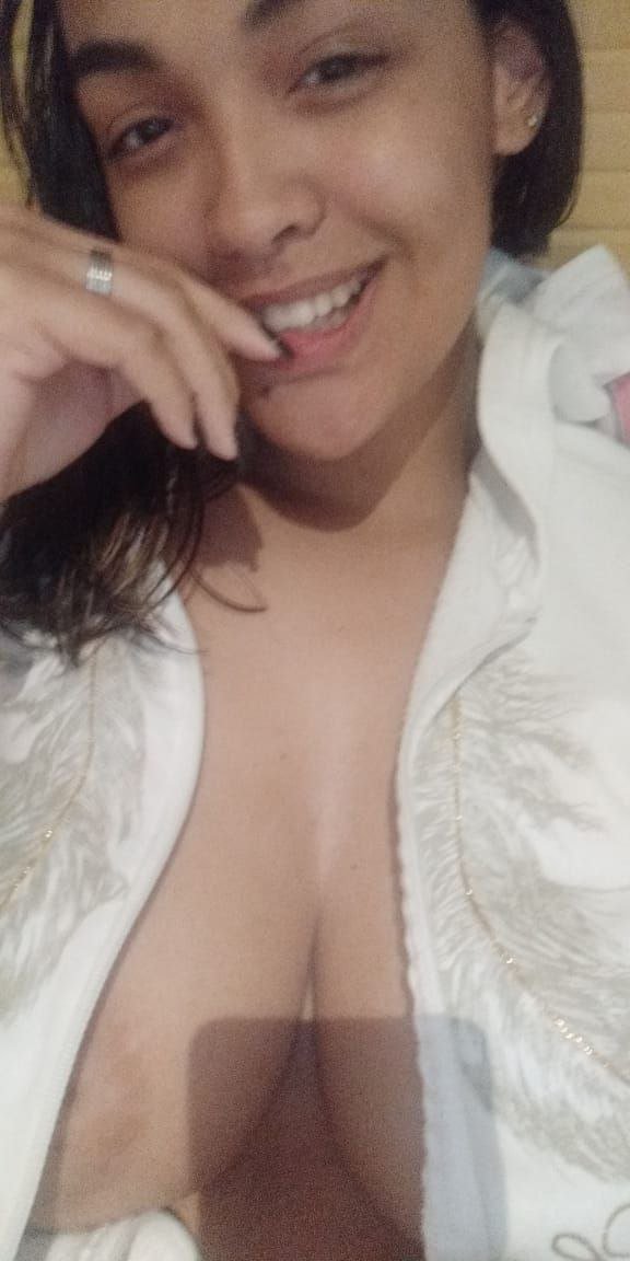 Maridão pediu pra vazar , Ananda 27 anos . Ele quer ela  famosa ,adora ler comentários vamos ajudar #D7cLkQdP