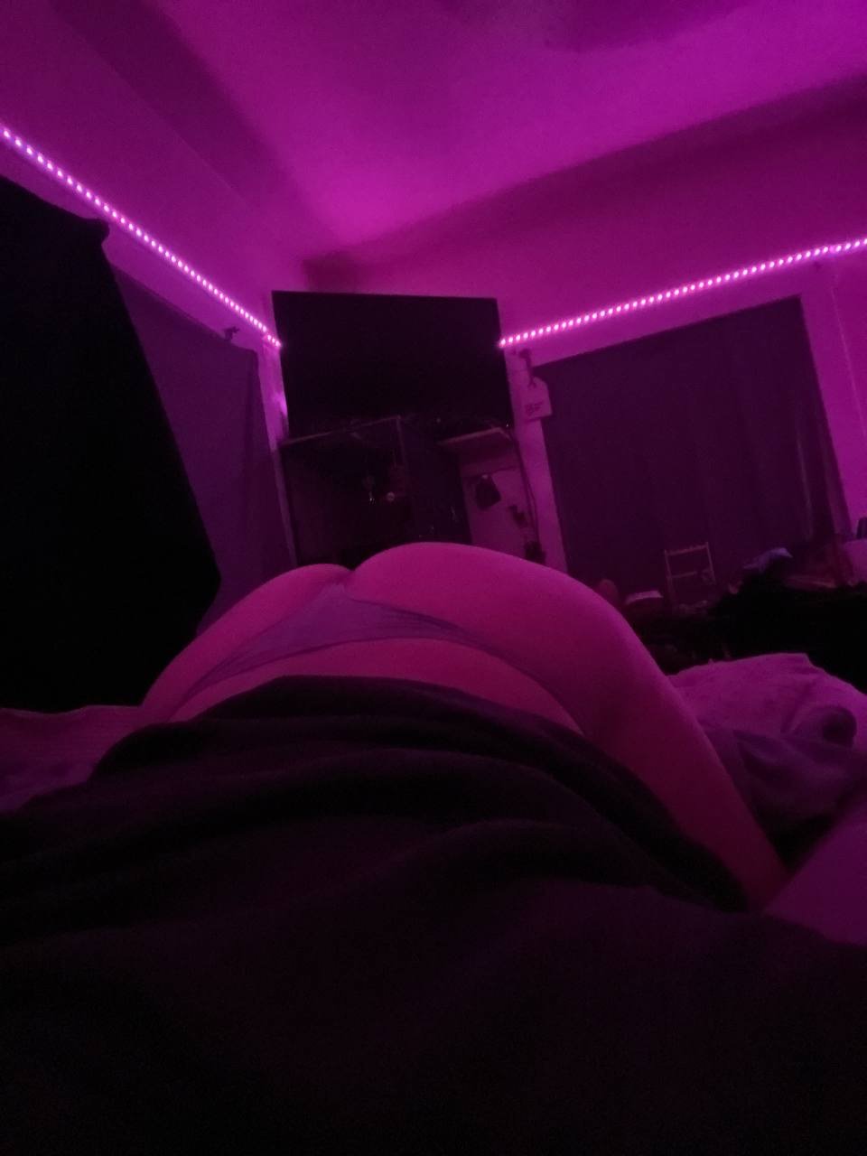 Good Slut Loves Doing What Daddy Says #guDGIkTY