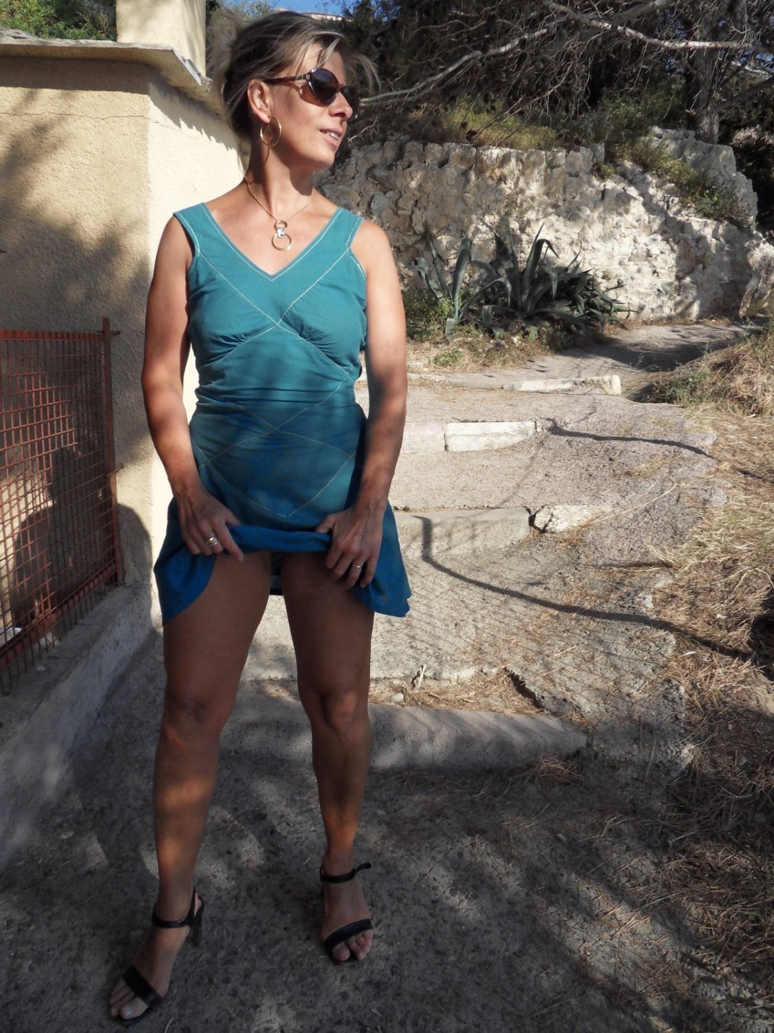 Lisa - I show my open pussy under my small light dress in Corsica #c2ToMWlv